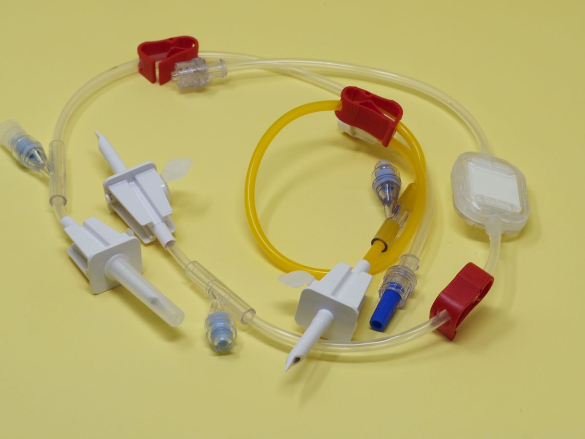 Set della linea oncologica EOS CHEMO con spike e linee di collegamento